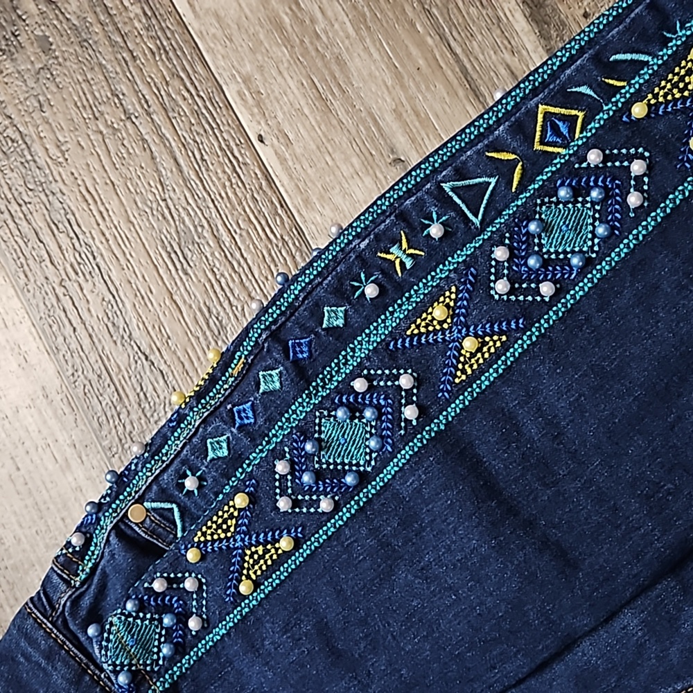 Stylish Blue Embroidered Women's Skinny Jeans - Picture 7 of 16